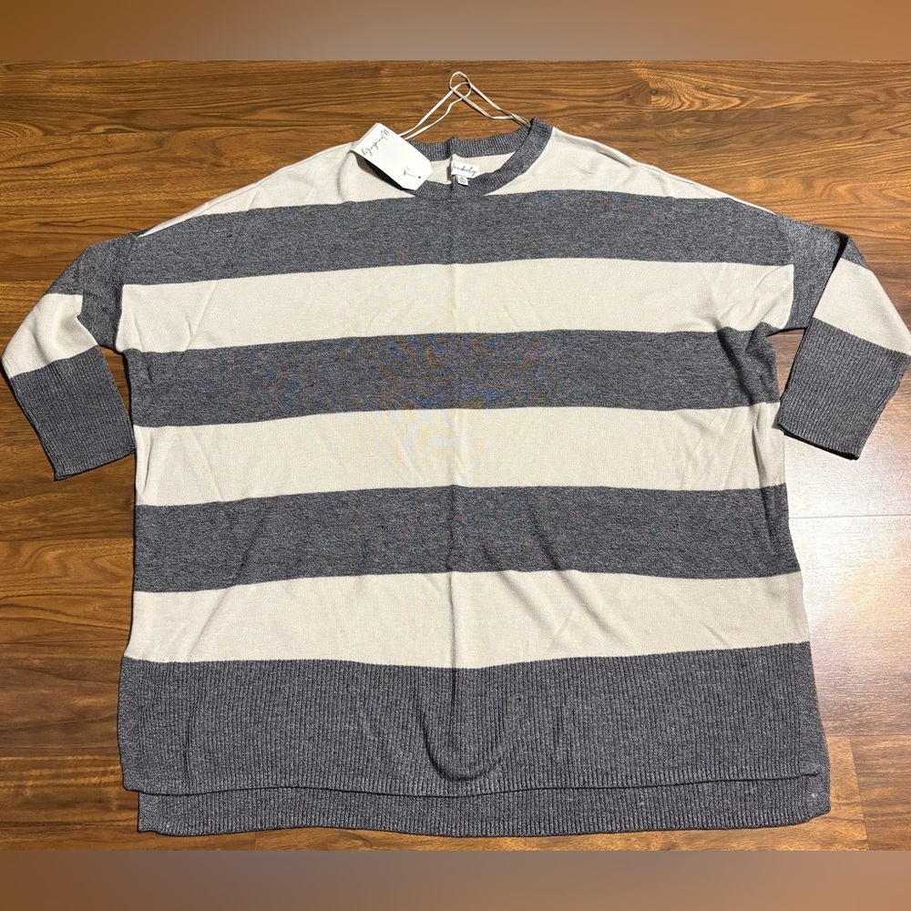 NWT Wonderly Sweater gray black & cream striped crew ladies XL